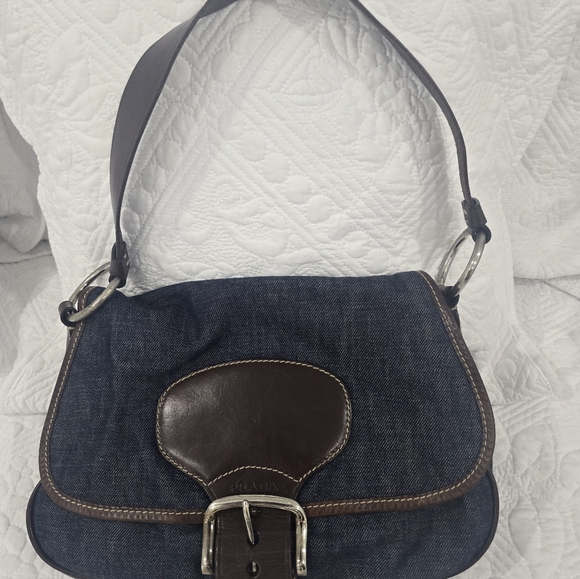 Prada good condition - Picture 3 of 6